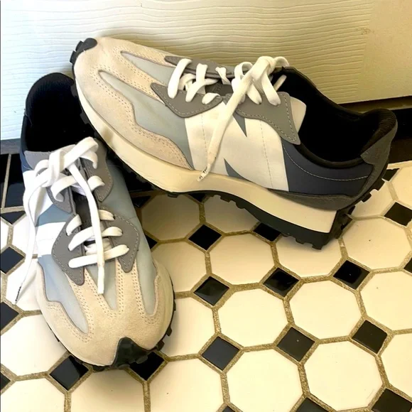 Awesome New Balance x FIGS Limited Edition Gray Ombre and White Suede Sneakers - Picture 2 of 10